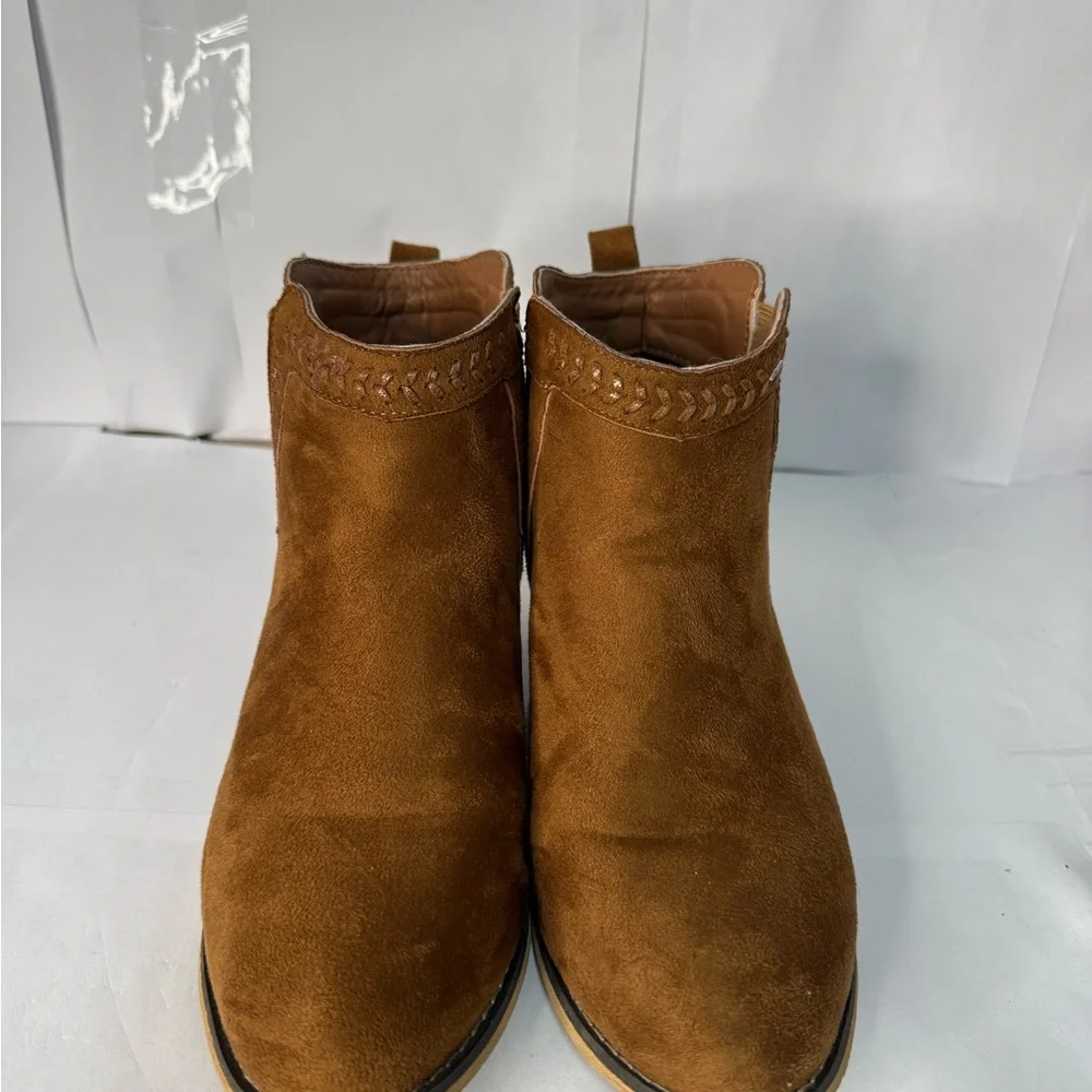 Tiara Los Angeles faux Brown Suede Ankle Boots. Floral embroidery back. Slip on - Picture 2 of 8